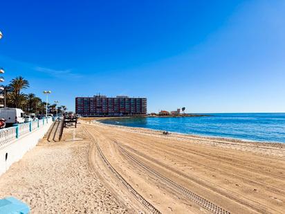 Vista exterior de Apartament en venda en Torrevieja amb Calefacció, Terrassa i Moblat