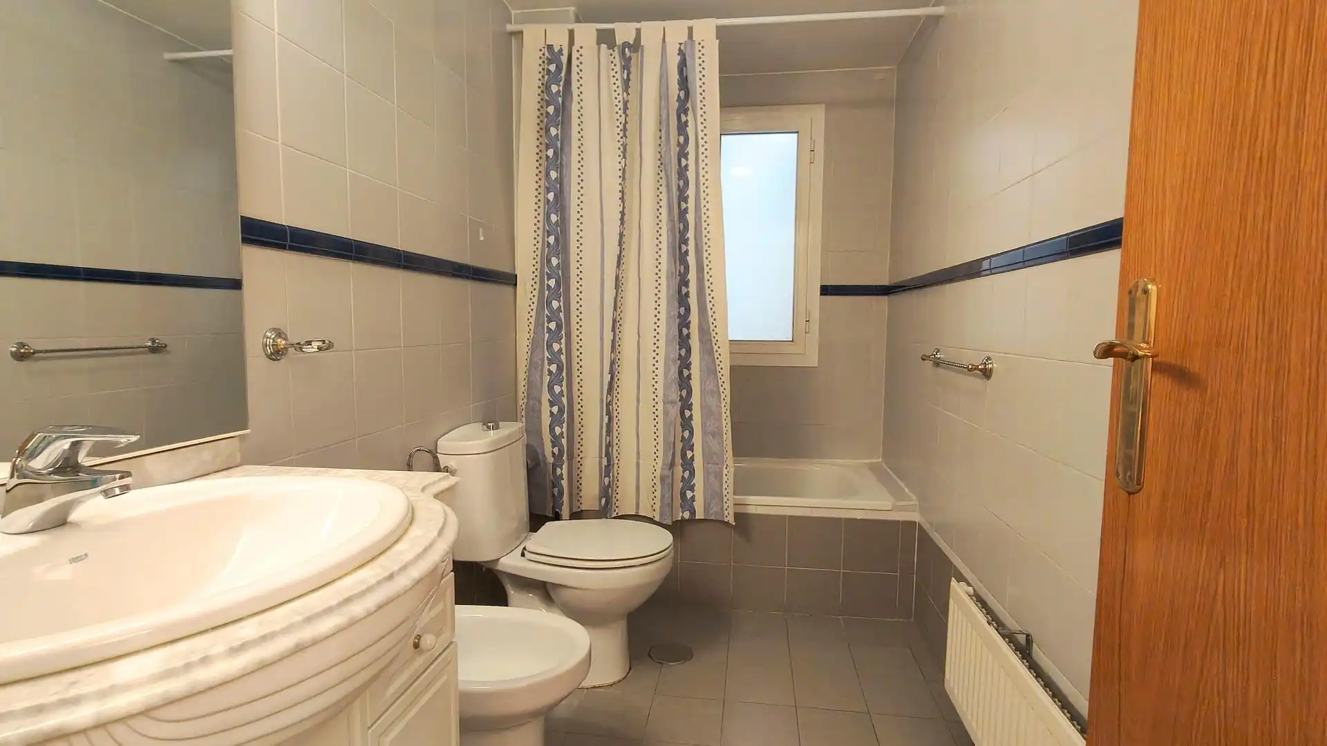 Badezimmer von Wohnung zum Verkauf in Arganda del Rey mit Klimaanlage, Heizung und Parkett