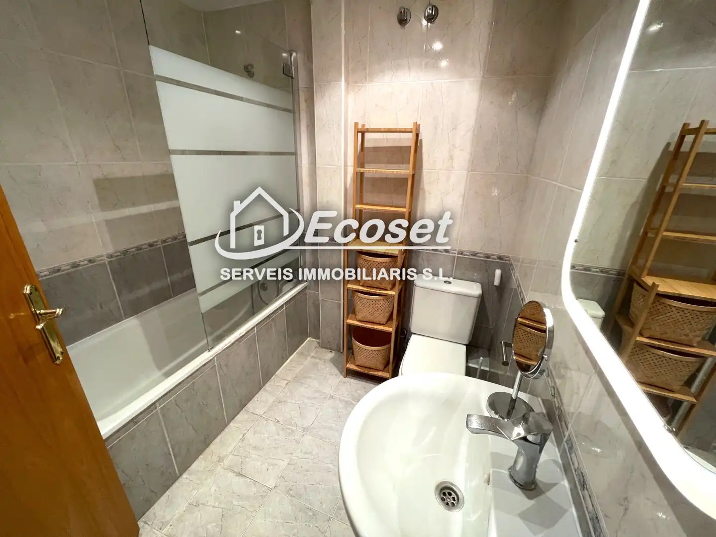 Baño de Dúplex en venta en Vallirana con Aire acondicionado, Calefacción y Horno