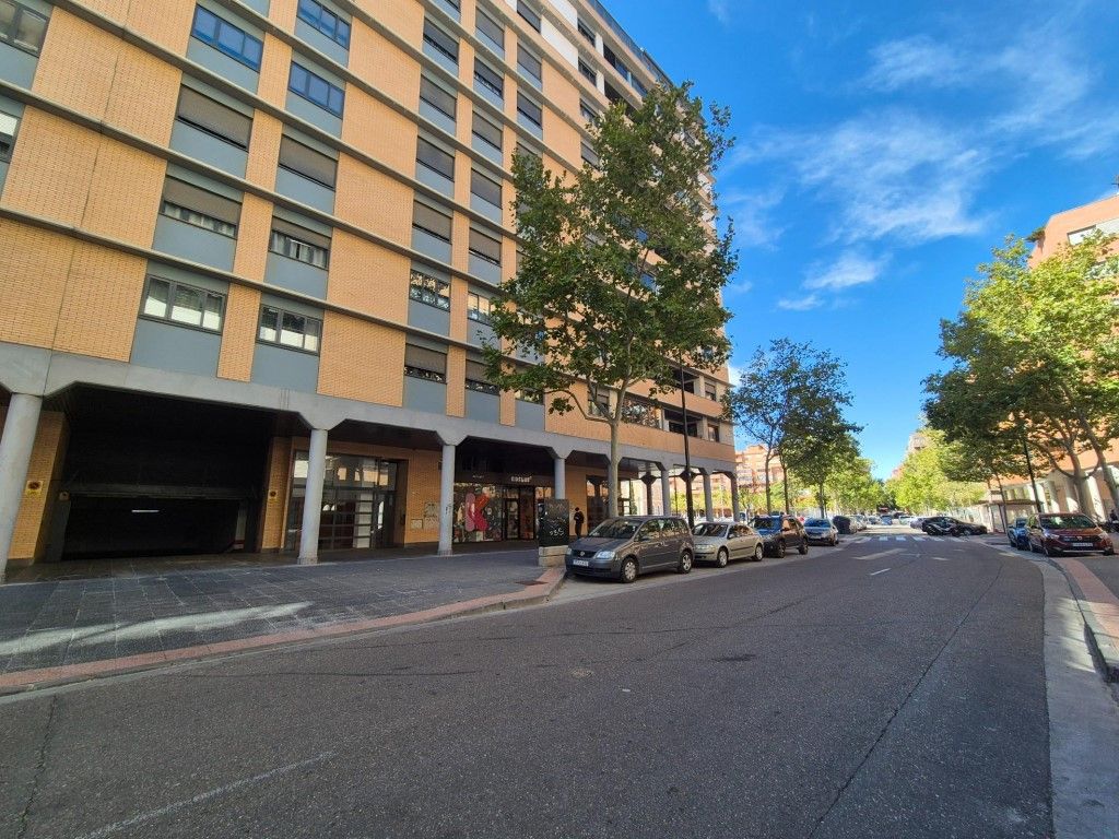 Garage for sale in Calle Valle de Zuriza, Arrabal