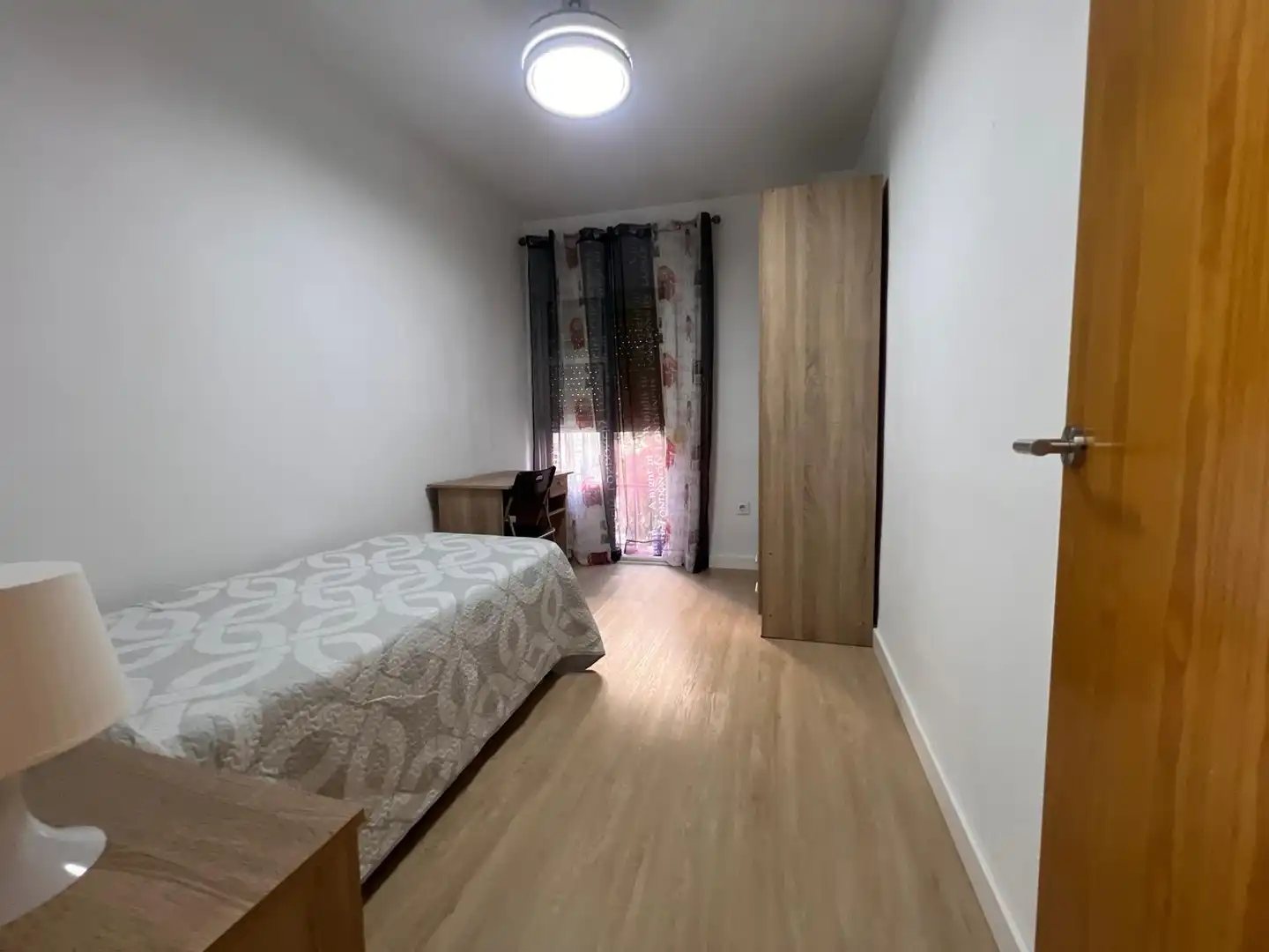 Schlafzimmer von Wohnung zum Verkauf in Cádiz mit Möbliert und Balkon