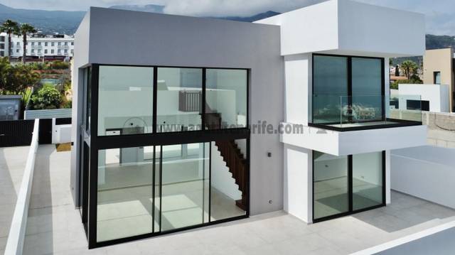 Casa-chalet en Venta en Longuera - Toscal