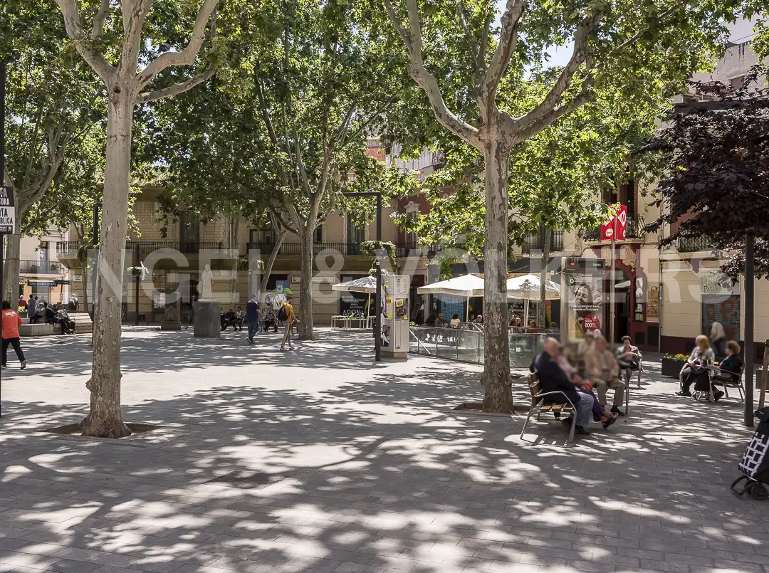 Vista exterior de Casa adosada en venda en Barcelona amb Calefacció i Terrassa