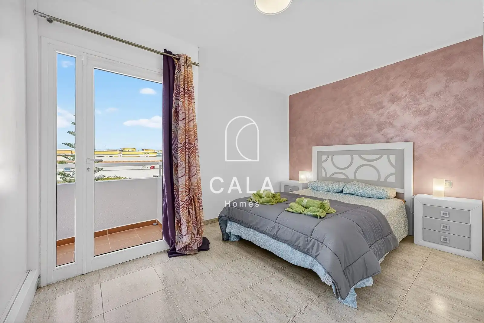 Schlafzimmer von Einfamilien-Reihenhaus zum Verkauf in Adeje mit Klimaanlage, Heizung und Terrasse