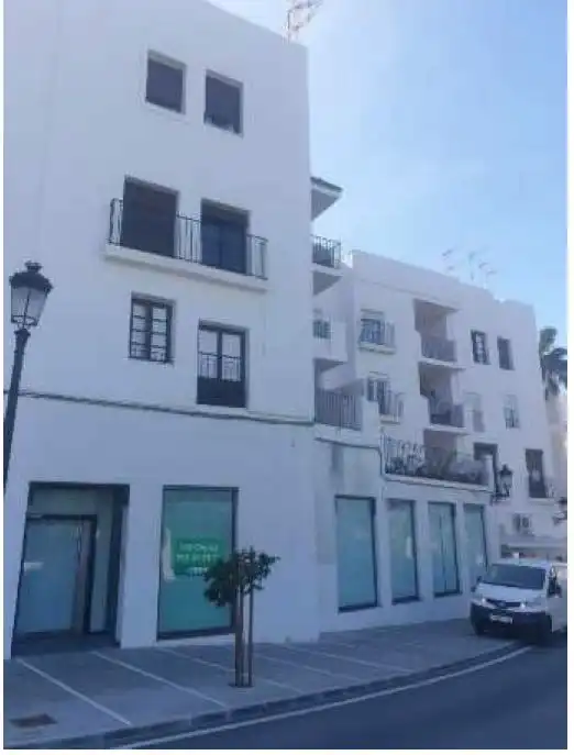 Local comercial en alquiler en Av los Remedios, imagen 4