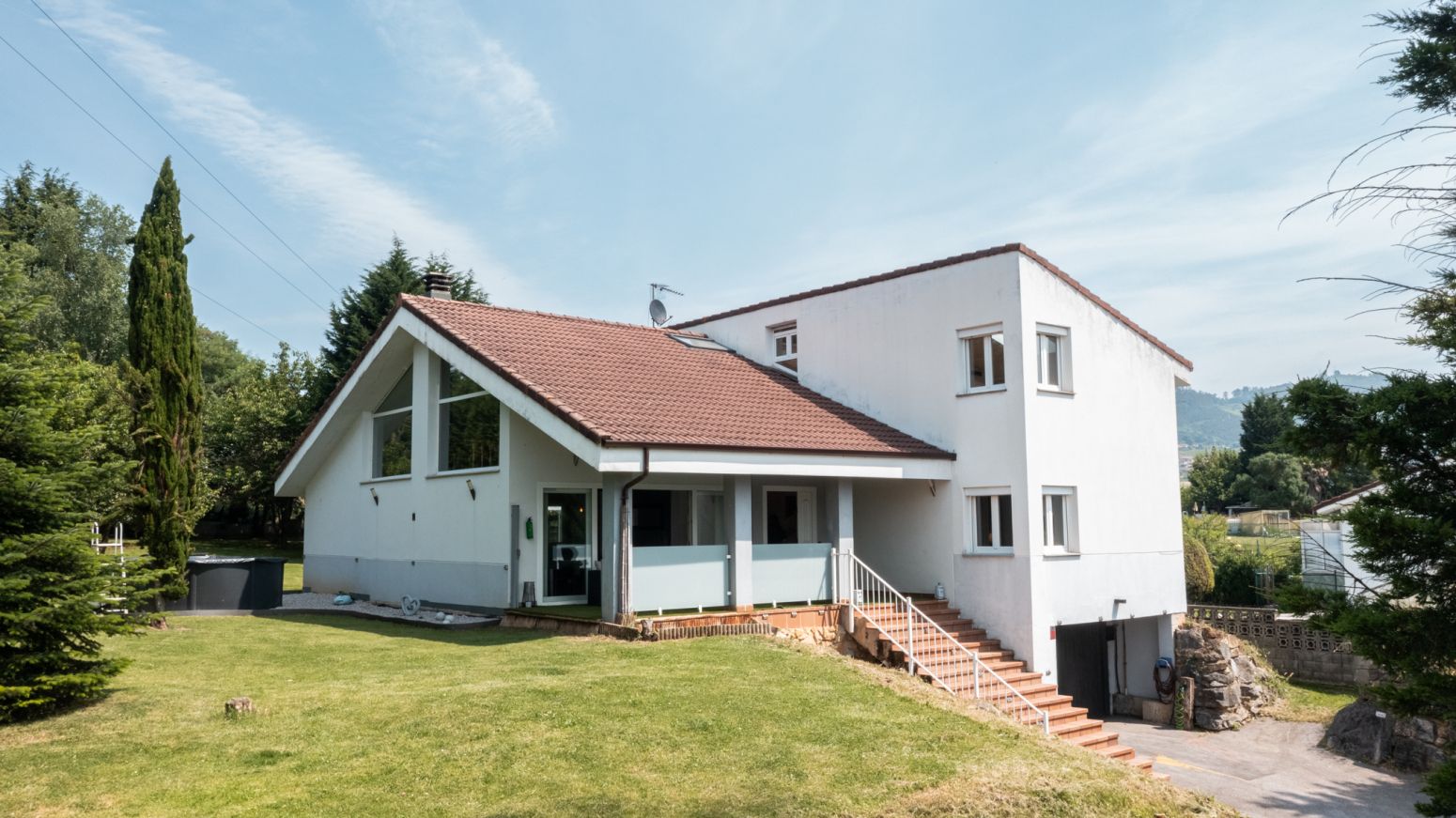 Exterior view of House or chalet for sale in Oviedo   with Heating, Private garden and Parquet flooring