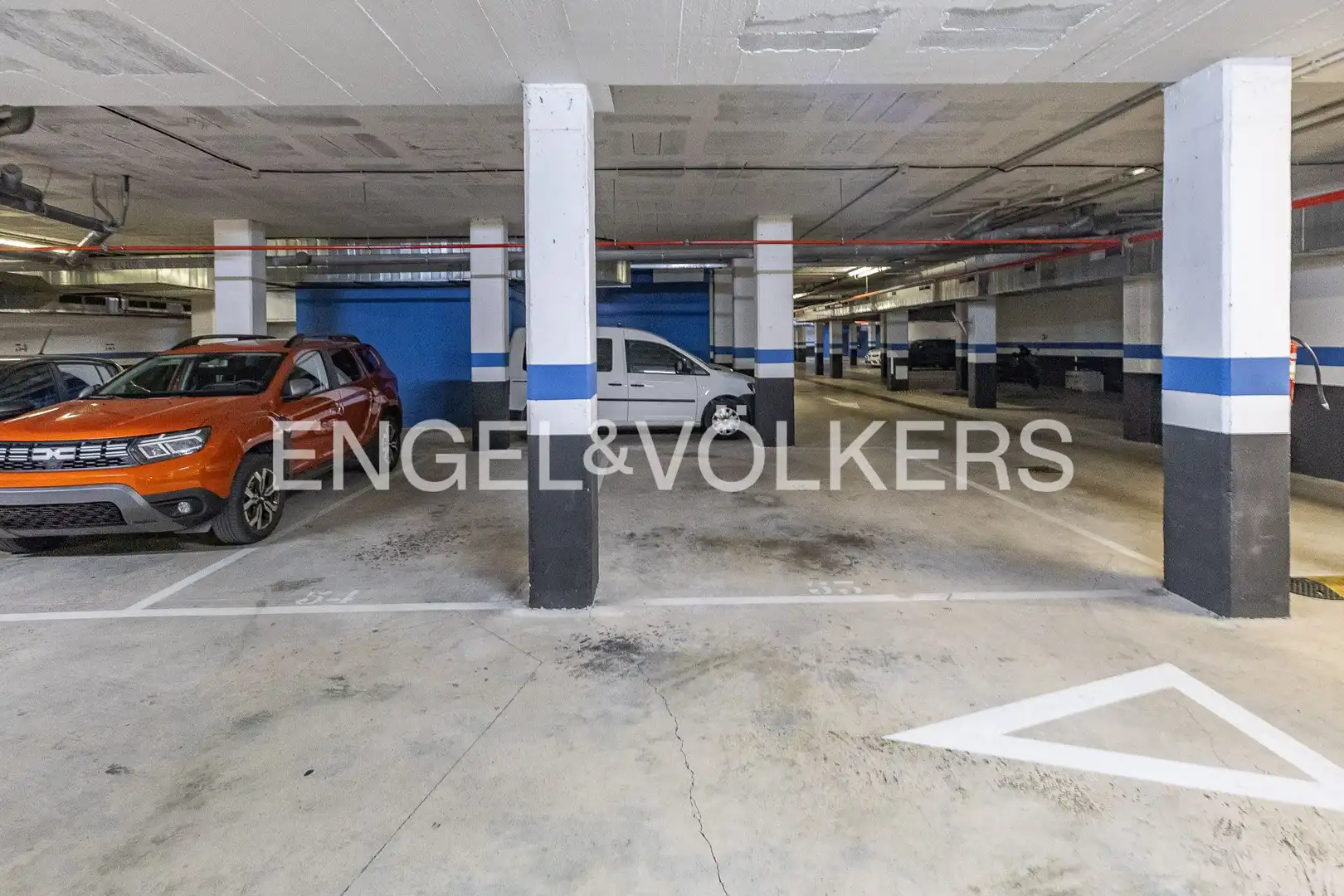Parking de Piso en venta en Sabadell con Aire acondicionado, Calefacción y Jardín privado