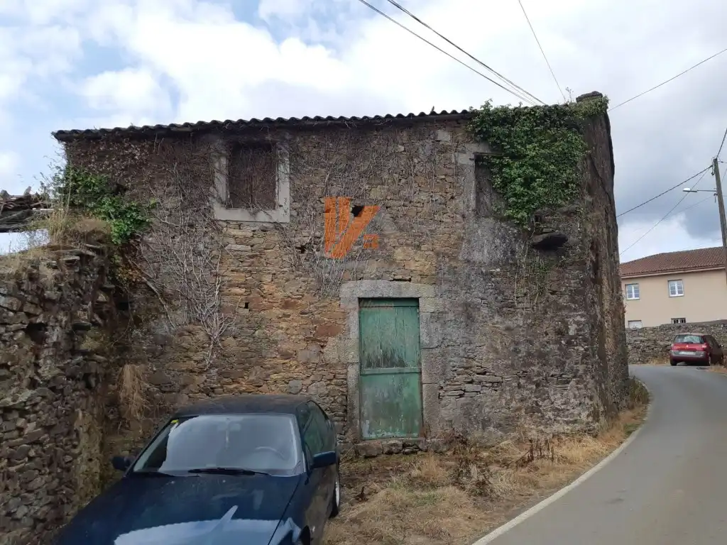 Vista exterior de Casa o xalet en venda en Santiago de Compostela  amb Jardí privat
