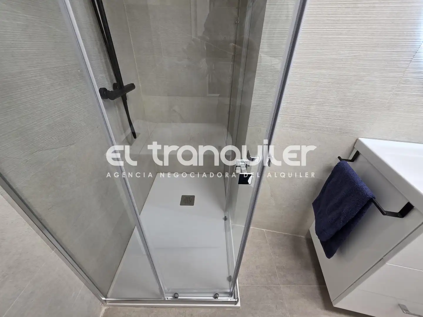 Badezimmer von Wohnung zur Miete in Madrid mit Klimaanlage, Terrasse und Möbliert