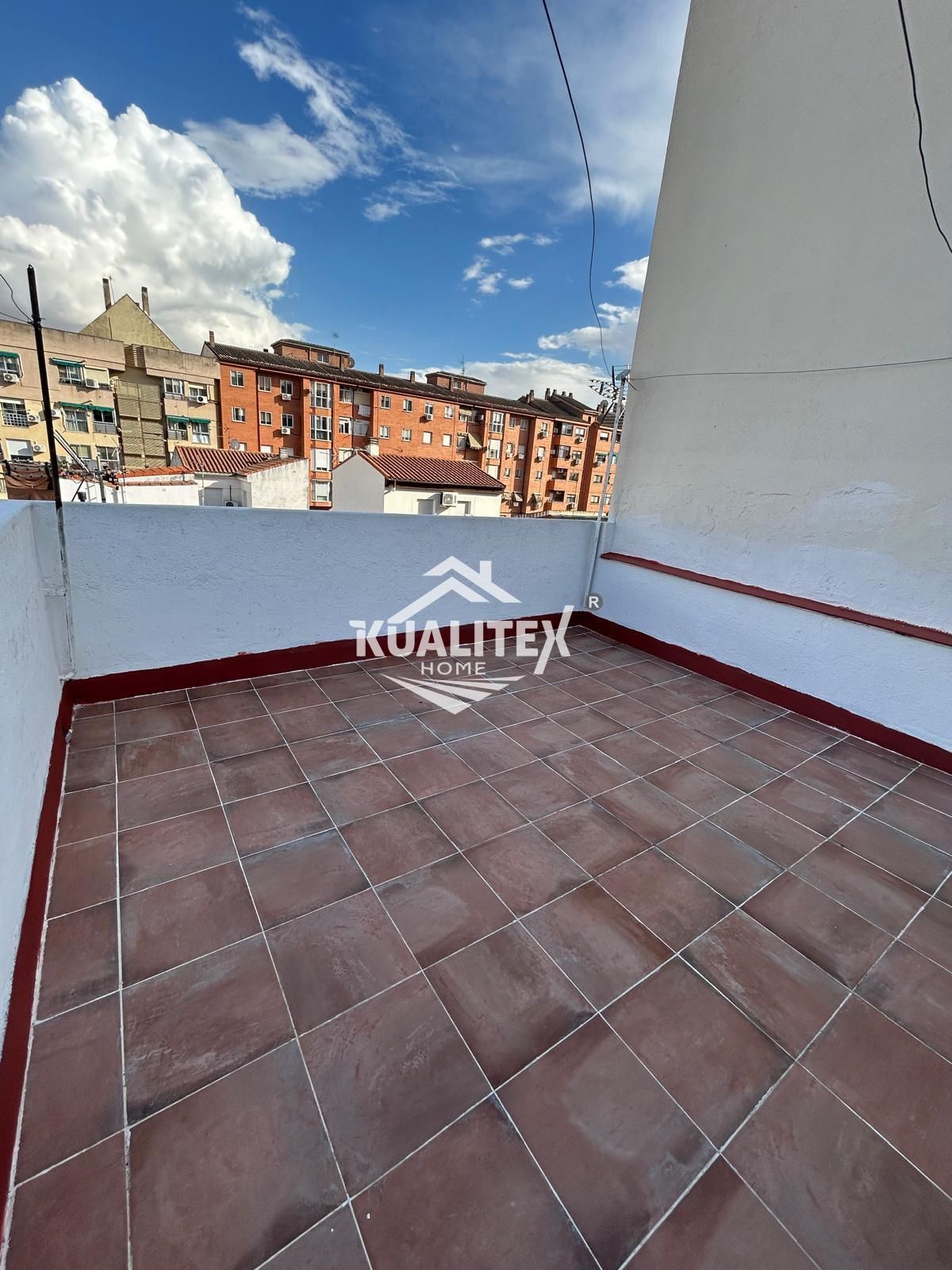 Vista exterior de Casa o xalet en venda en Cáceres Capital amb Aire condicionat, Terrassa i Traster