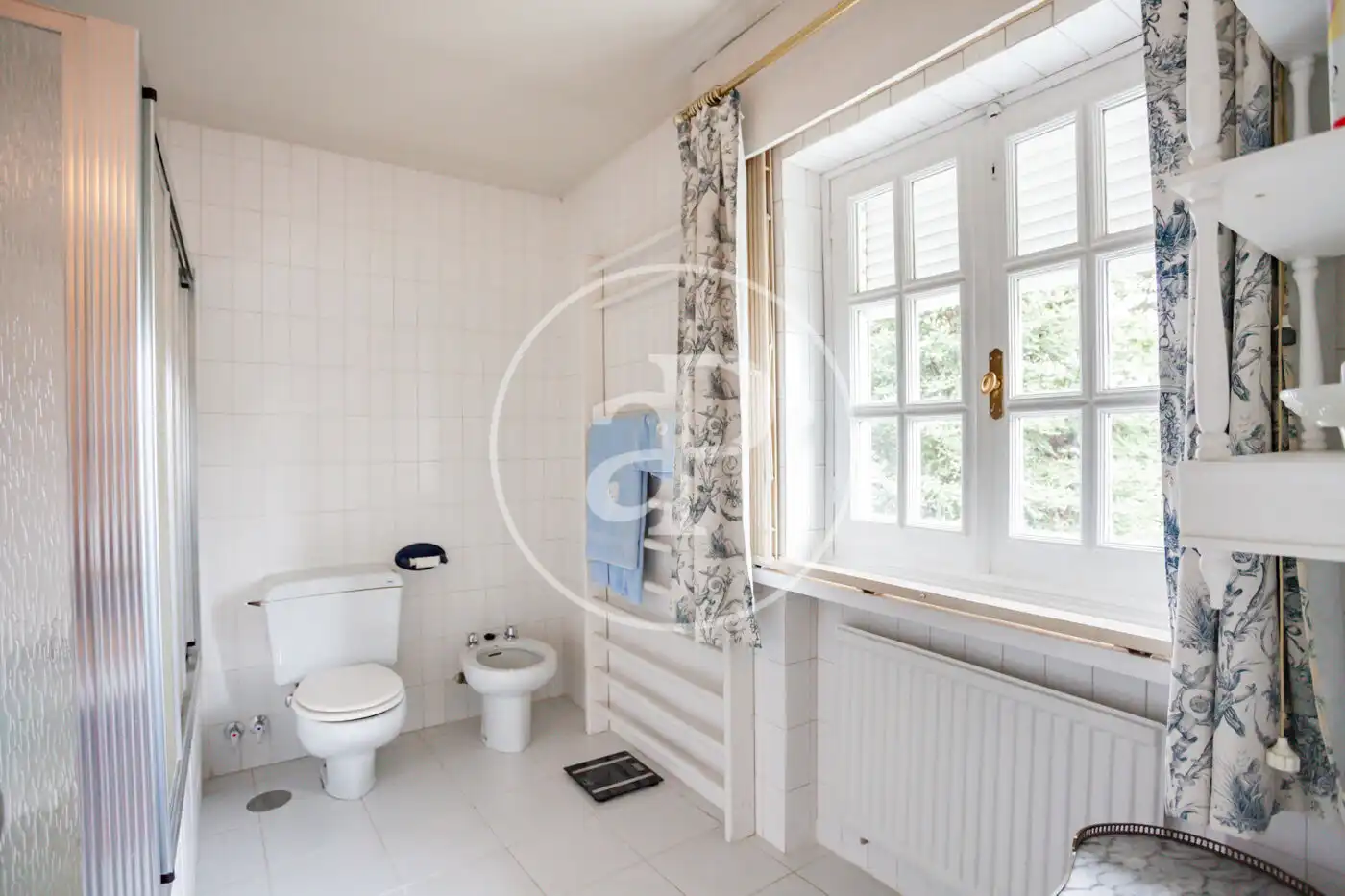 Bathroom of Houses for sale in Madrid  with Heating, Private garden and Terrace