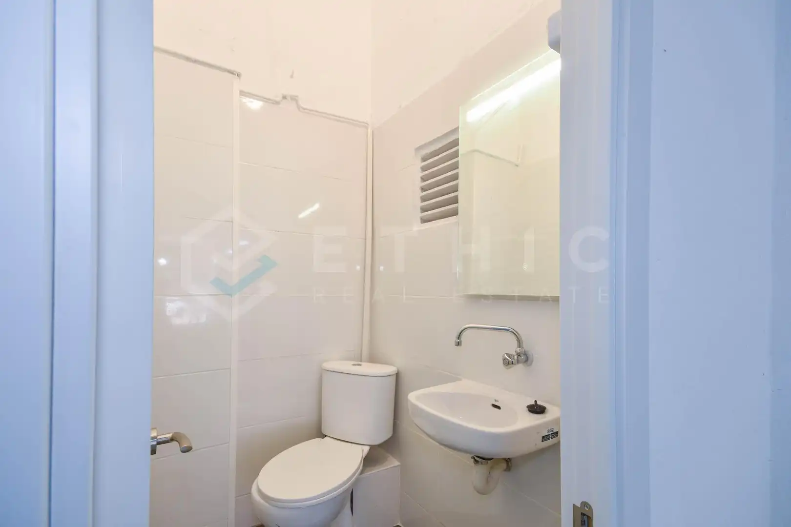 Business premises for sale in Carrer BARCELONA, imagen 17