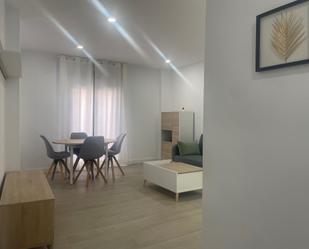 Sala d'estar de Apartament de lloguer en Alcalá de Henares amb Aire condicionat i Balcó