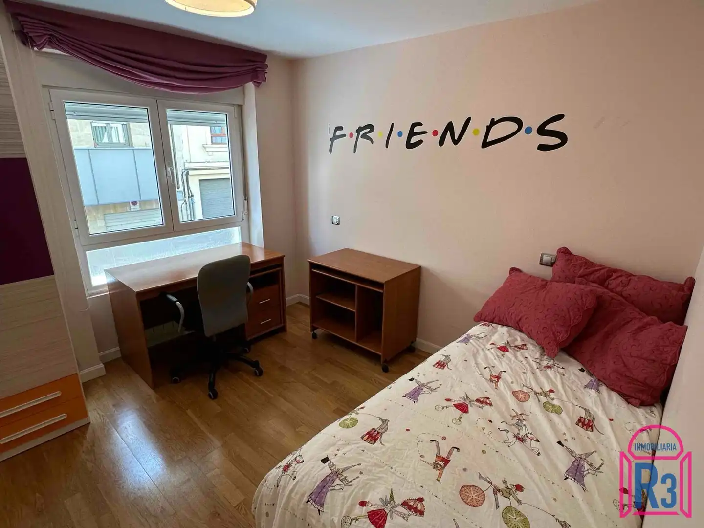 Habitación de Apartamento de alquiler en León Capital  con Calefacción y Amueblado