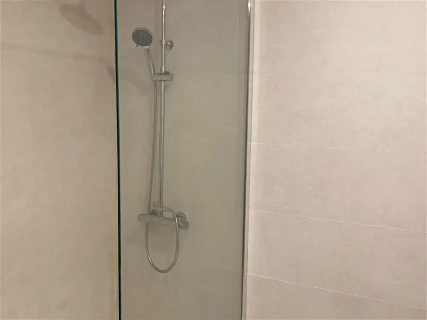 Badezimmer von Wohnung zum Verkauf in Castell d'Aro, Platja d'Aro i s'Agaró mit Balkon