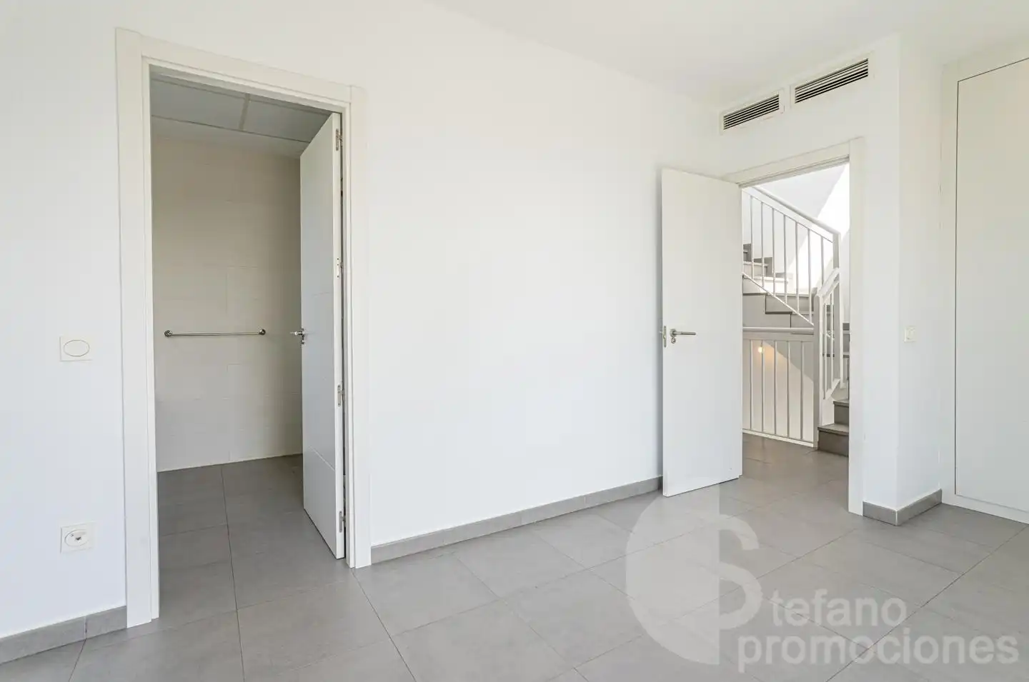 Casa adosada en venta en Málaga con Aire acondicionado, Calefacción y Jardín privado