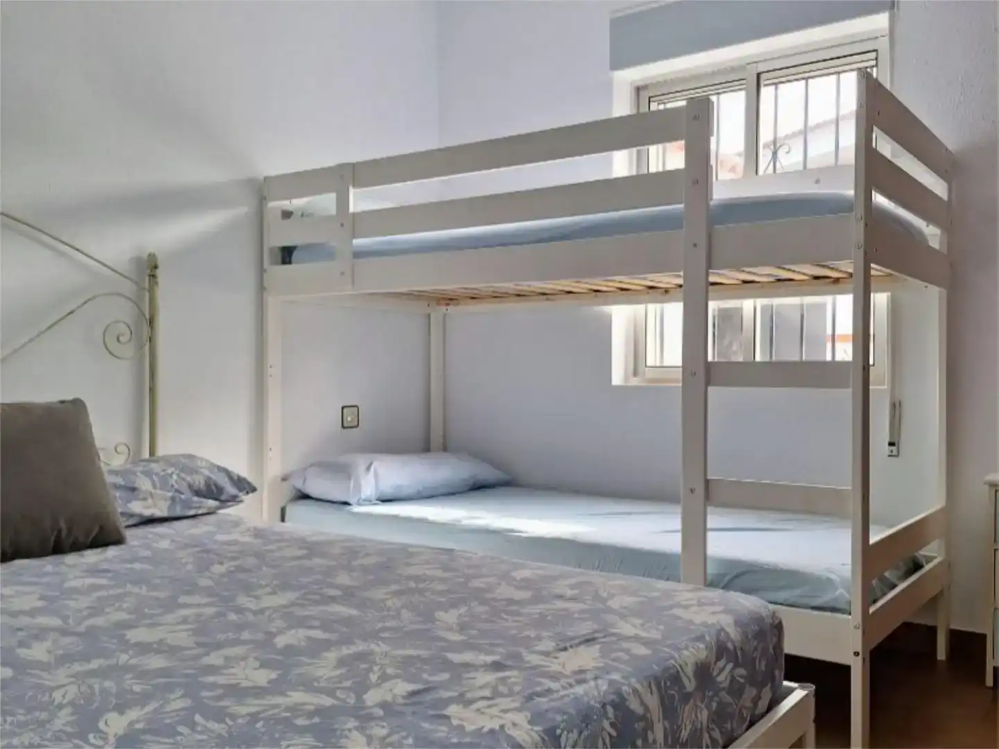 Habitación de Casa o chalet de alquiler en Almonte con Piscina y Amueblado