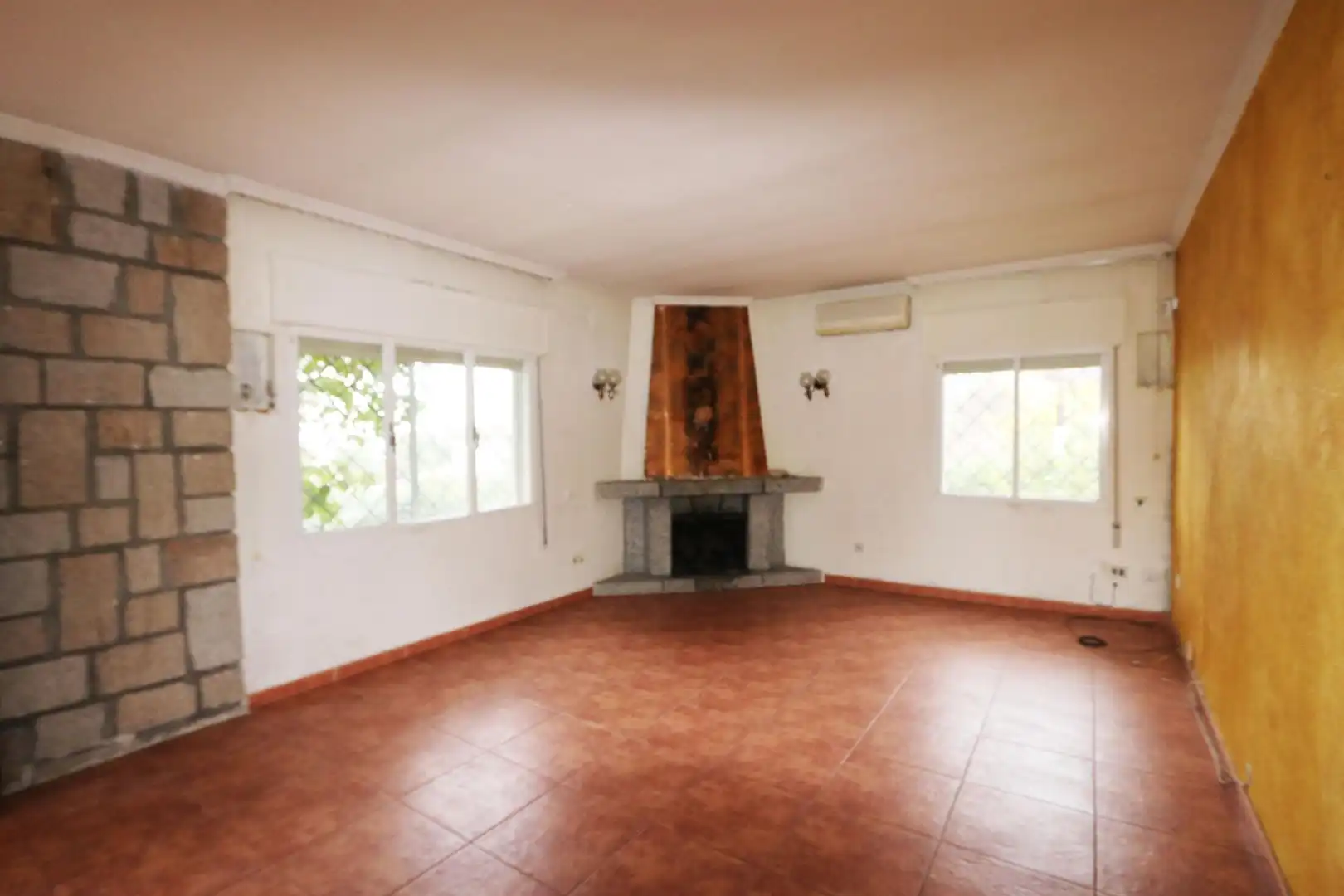 Living room of Houses for sale in Villa del Prado  with Heating, Private garden and Storage room