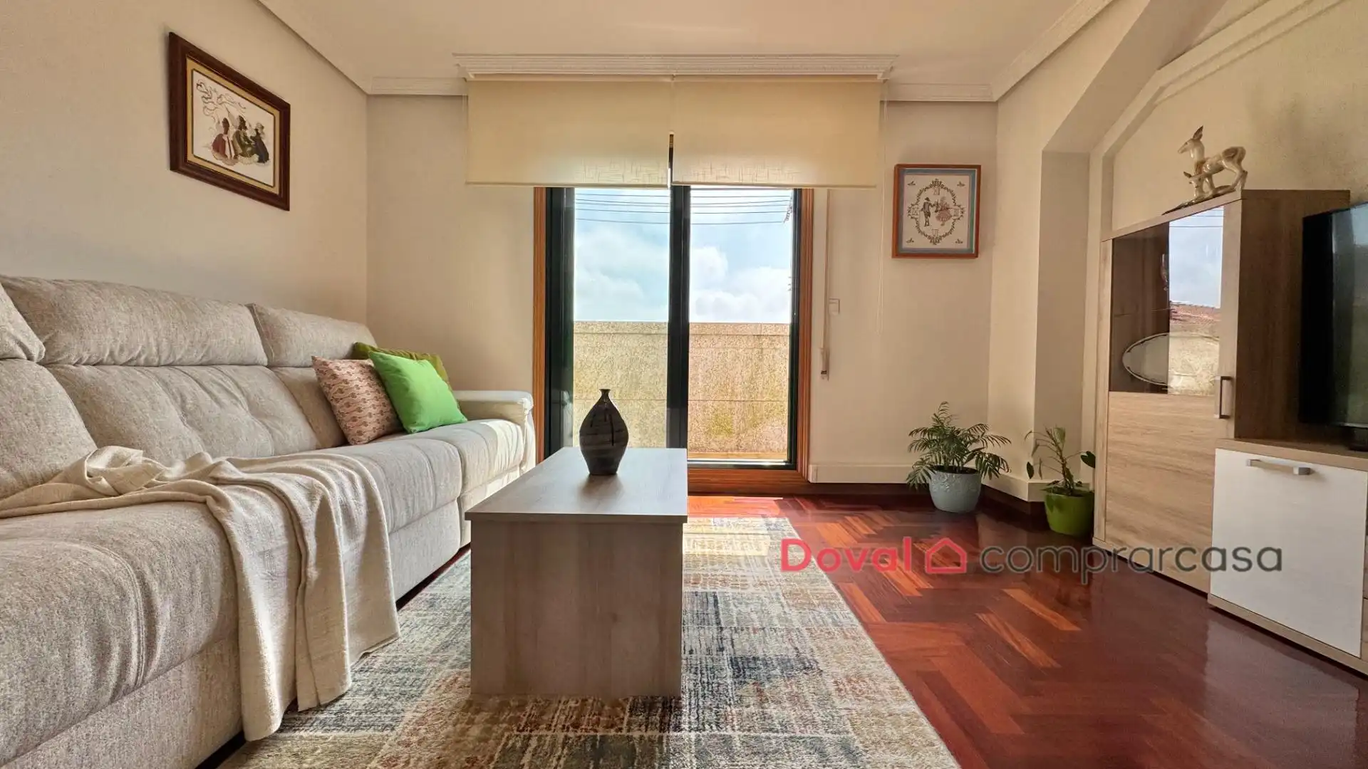 Living room of Attic for sale in Tui  with Air Conditioner, Heating and Parquet flooring