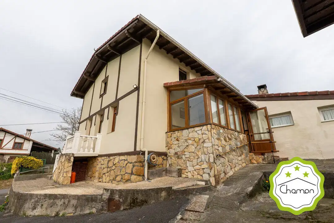 Außenansicht von Country house zum Verkauf in Erandio mit Heizung, Privatgarten und Terrasse