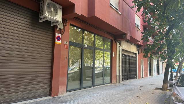 Local comercial en Venta en Calle de la Isla Cabrera en Malilla