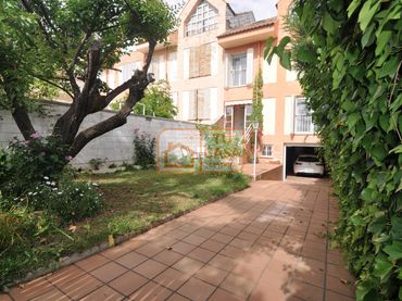 Reihenhaus mit Garten zum Verkauf in Calle Carlos Callejo