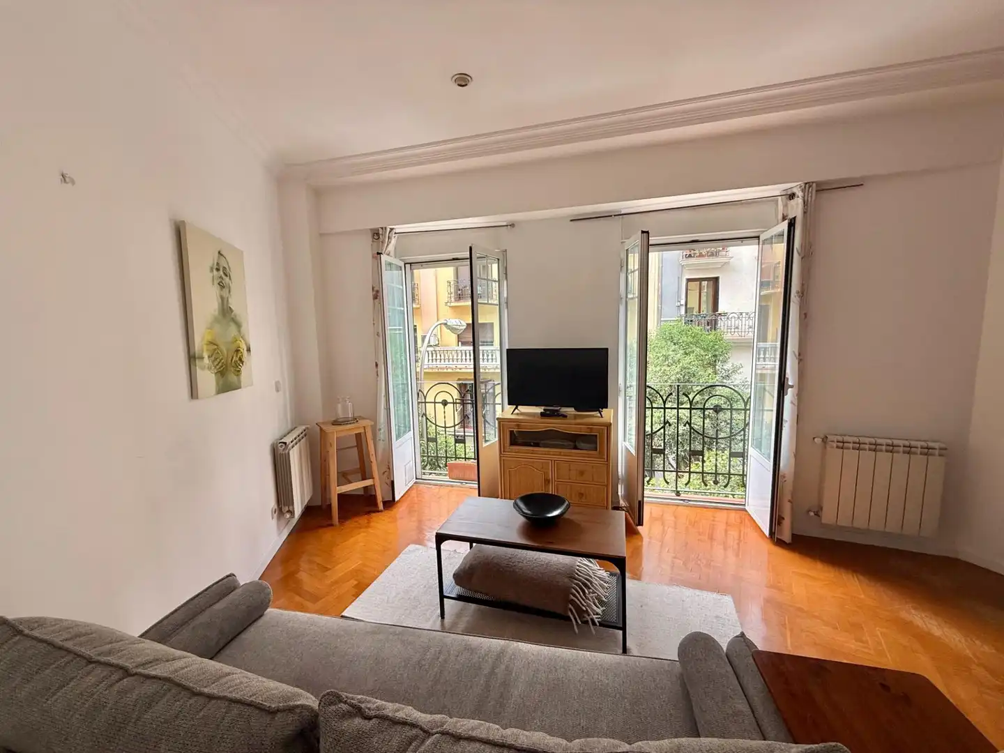 Wohnzimmer von Wohnung zur Miete in Madrid mit Heizung, Möbliert und Balkon