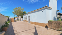 Exterior view of House or chalet for sale in Chiclana de la Frontera  with Air Conditioner, Terrace and Swimming Pool