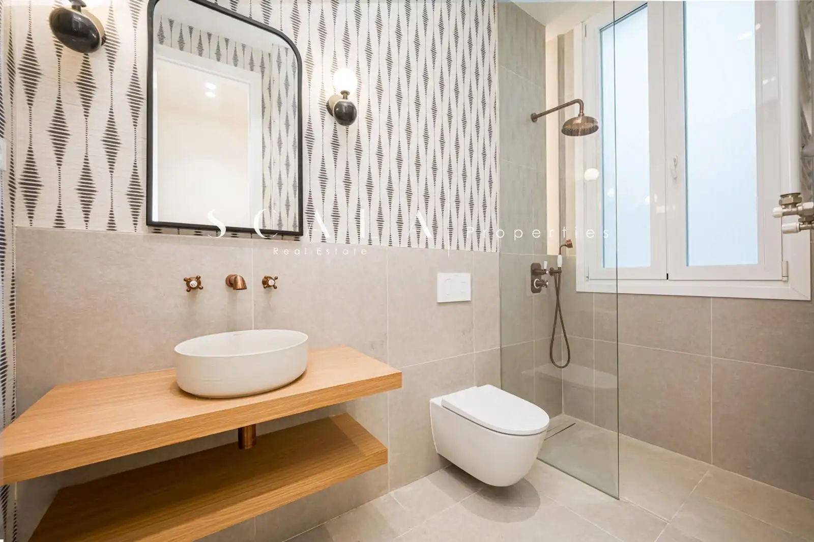 Badezimmer von Wohnung zur Miete in Madrid mit Klimaanlage, Heizung und Terrasse