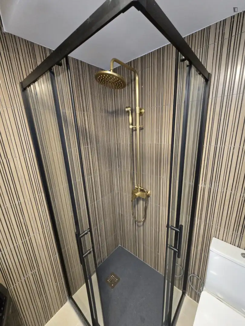Badezimmer von Haus oder Chalet zur Miete in Madrid mit Klimaanlage, Möbliert und Waschmaschine