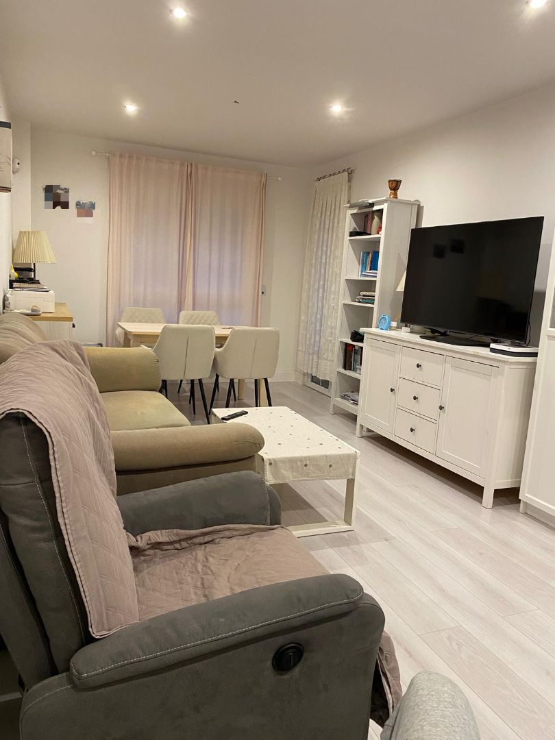 Living room of Flat for sale in La Pobla de Vallbona  with Air Conditioner, Terrace and Storage room