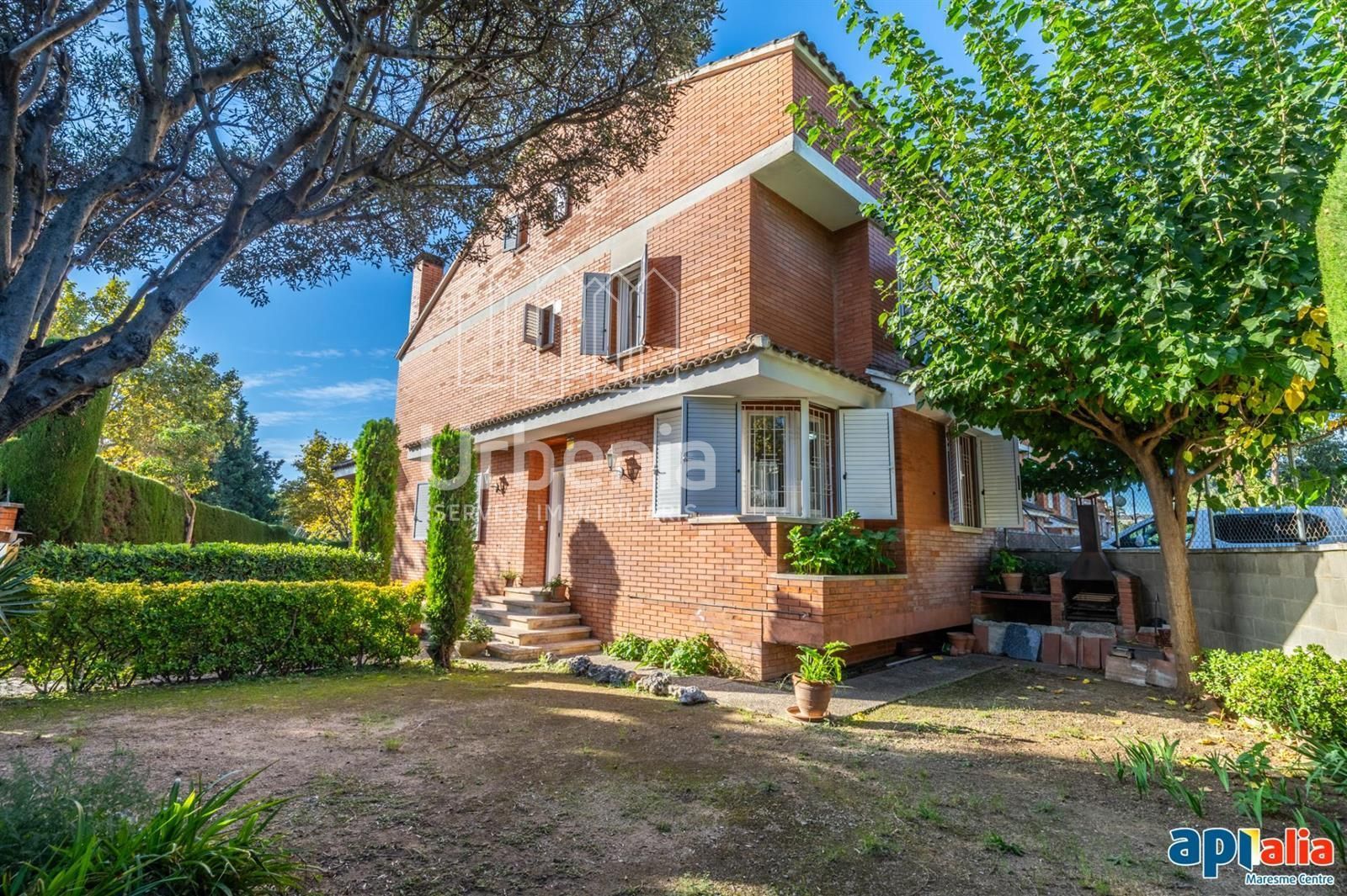 Vista exterior de Casa o xalet en venda en El Masnou amb Calefacció i Traster
