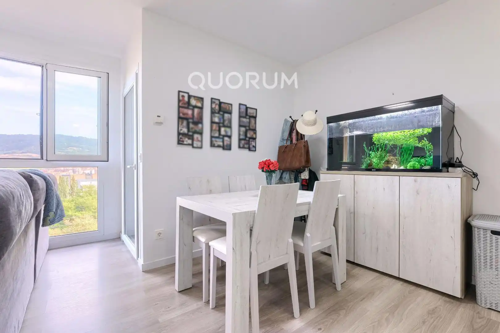Comedor de Piso en venta en Basauri  con Calefacción y Amueblado