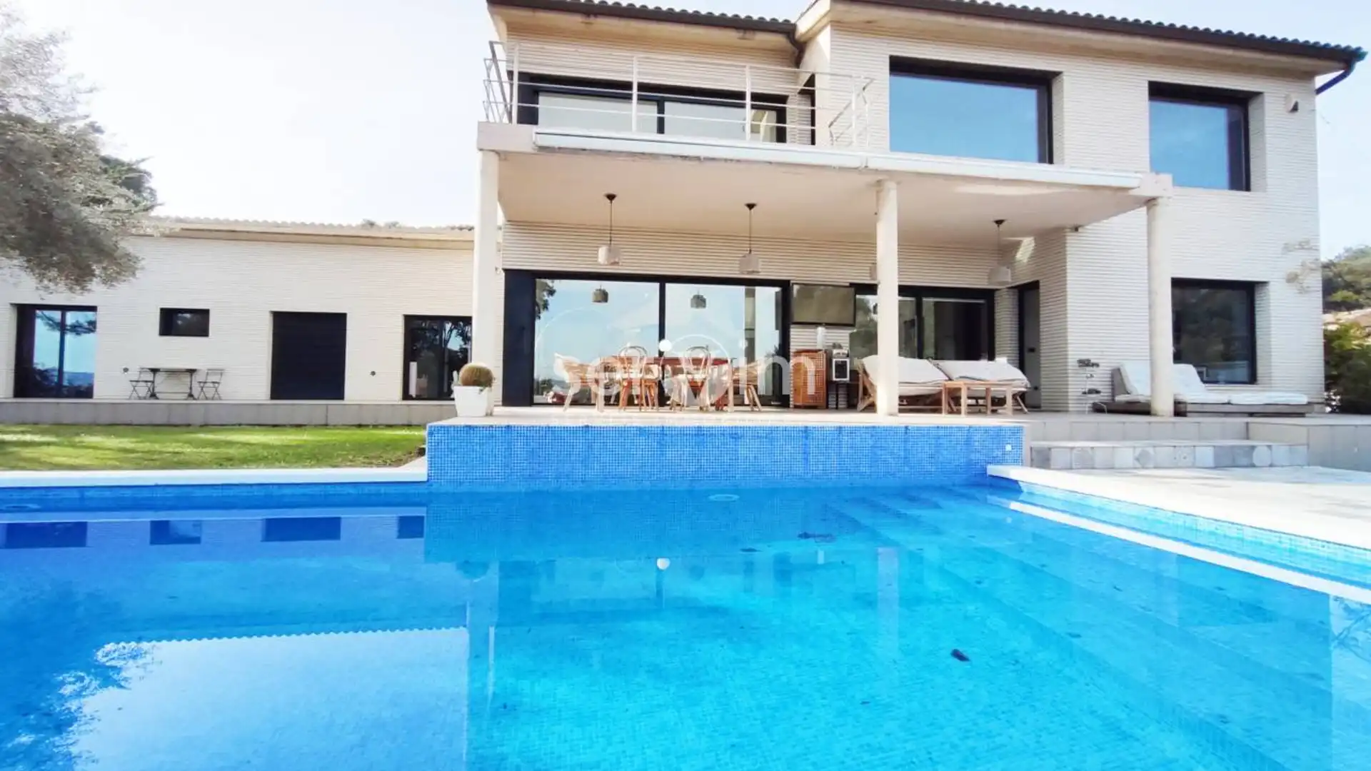 Piscina de Casa o xalet en venda en Bescanó amb Terrassa i Piscina