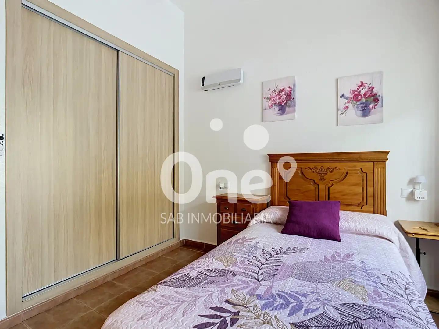 Dormitori de Casa adosada en venda en La Pobla de Vallbona amb Aire condicionat, Jardí privat i Terrassa