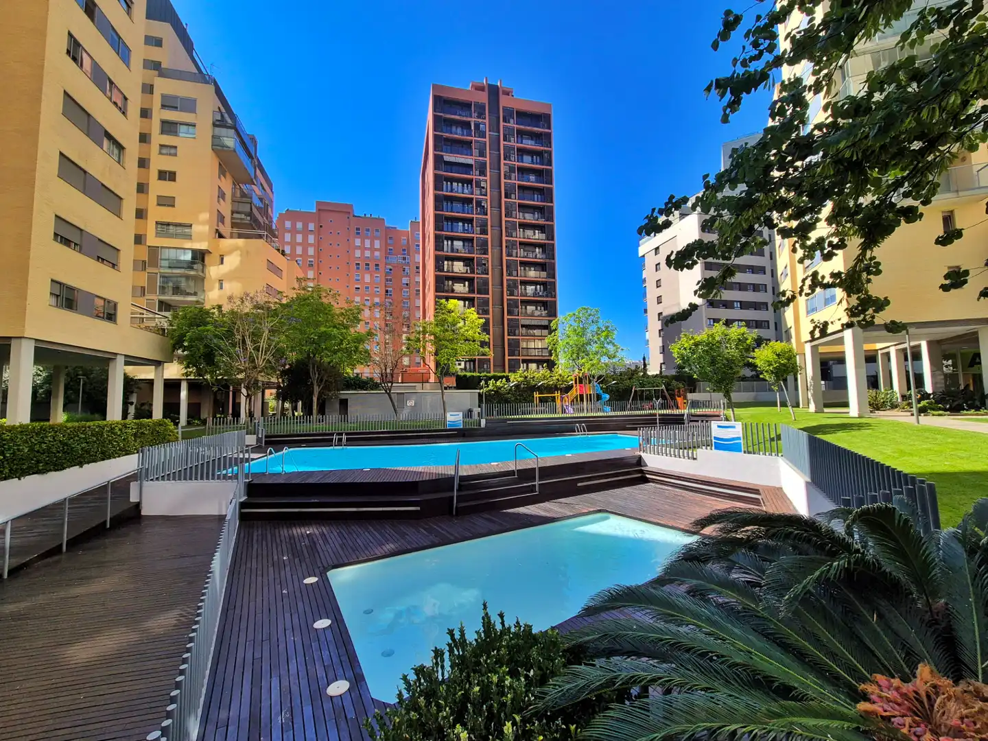 Piscina de Piso en venta en Valencia con Aire acondicionado, Terraza y Trastero