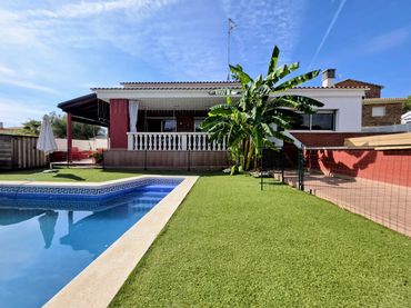 Xalet amb jardí en venda a Carrer del Mig 33