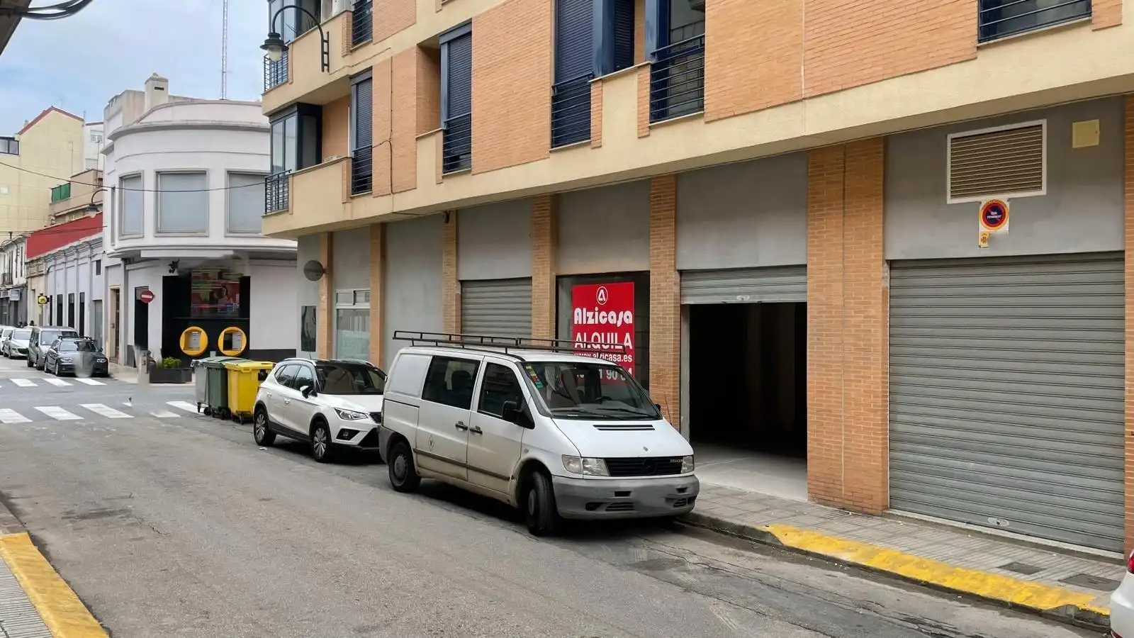 Aparcament de Local de lloguer en Alzira