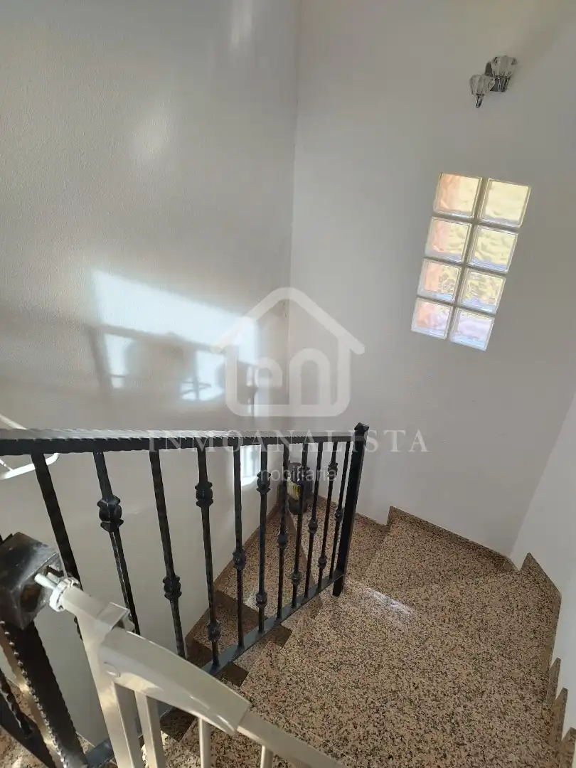 Casa adosada en venta en Camporrobles con Calefacción, Terraza y Trastero