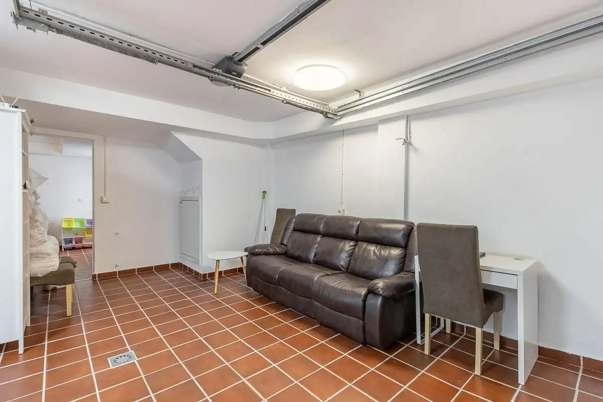 Detached homes for sale in Poniente