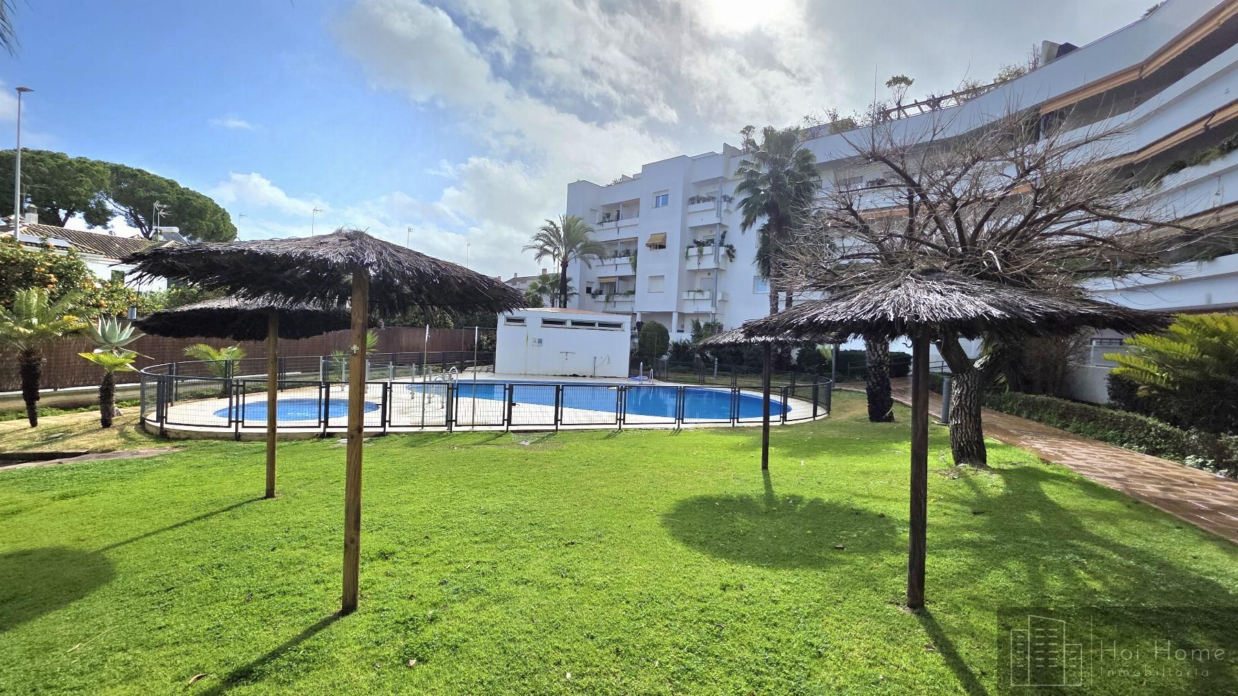 Piscina de Pis de lloguer en Jerez de la Frontera amb Aire condicionat, Calefacció i Moblat
