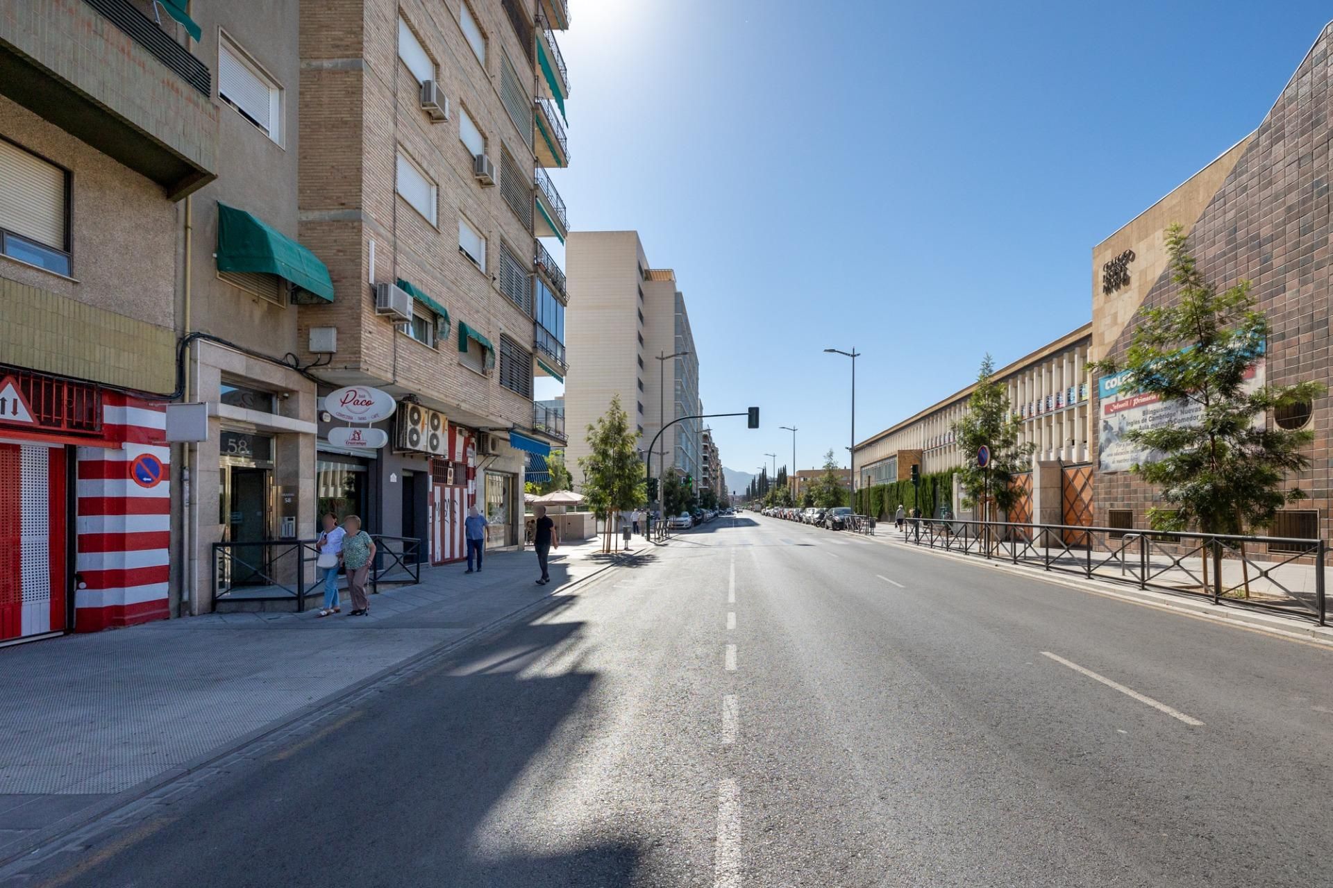 Vista exterior de Garatge en venda en  Granada Capital