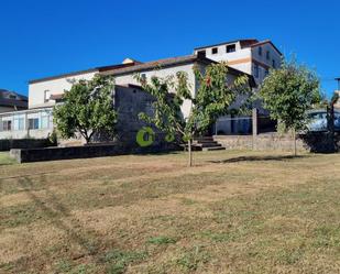 Vista exterior de Casa o xalet en venda en Vigo  amb Calefacció i Jardí privat