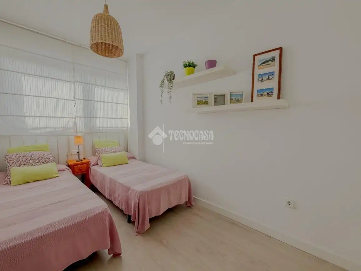 Habitación de Piso en venta en Rota con Aire acondicionado, Calefacción y Jardín privado