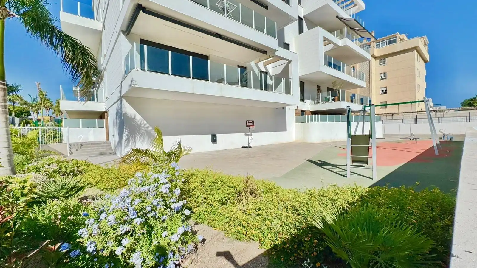 Vista exterior de Apartamento de alquiler en Torremolinos con Aire acondicionado, Calefacción y Jardín privado