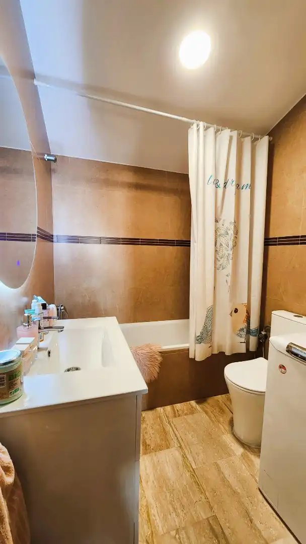Badezimmer von Dachboden zum Verkauf in Rubí mit Klimaanlage, Heizung und Terrasse
