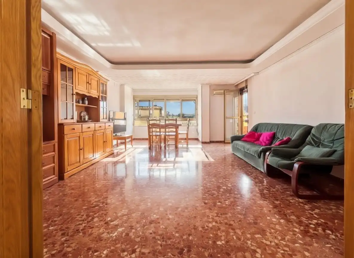 Flat with terrace for sale in Carrer del Cid 11, imagen 2