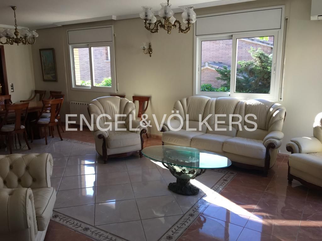 Living room of Houses for sale in Sant Cugat Sesgarrigues  with Air Conditioner, Heating and Storage room