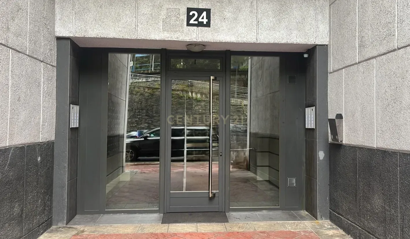 Exterior view of Apartment for sale in Ermua