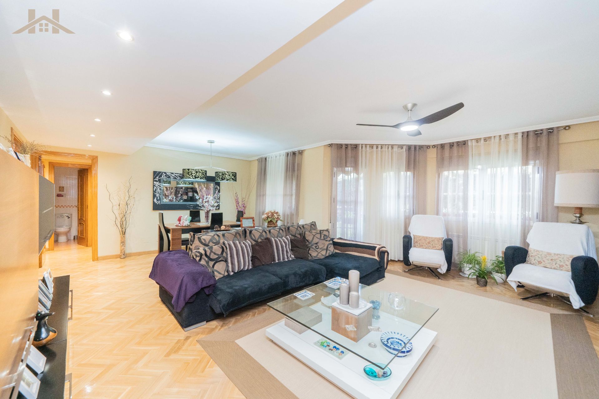 Living room of Flat for sale in Pozuelo de Alarcón  with Heating, Terrace and Storage room